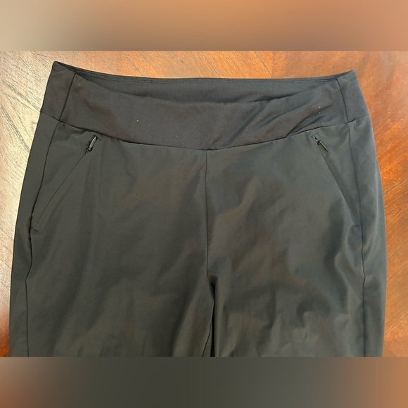 Athleta Classic Black Active Pants size 16 - Picture 3 of 8